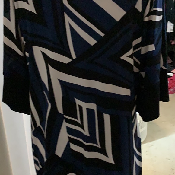 Long dress/shirt would look great with tights and boots - Picture 3 of 4